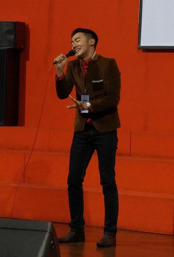 热烈祝贺我系方慈宏同学获得《水立方》歌唱比赛鼓励奖