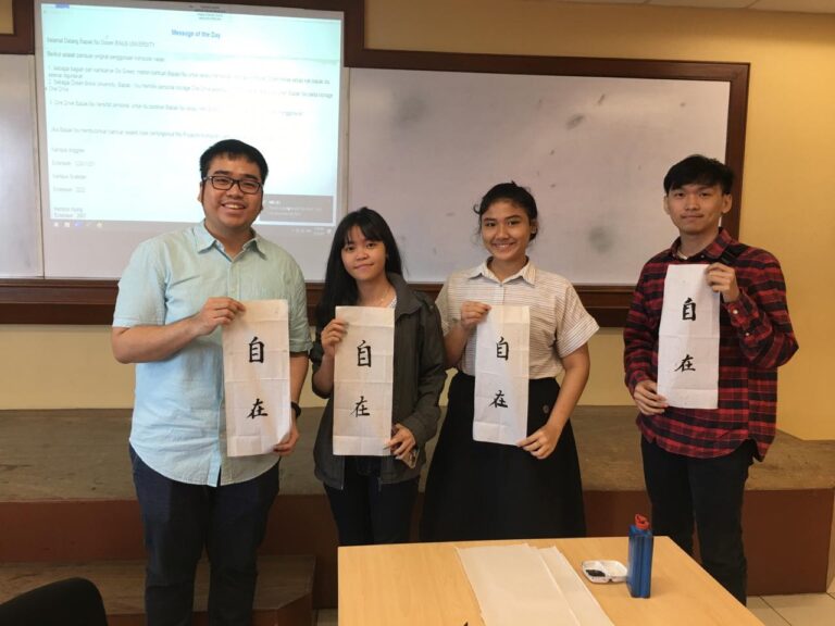 Trial Class Sastra China