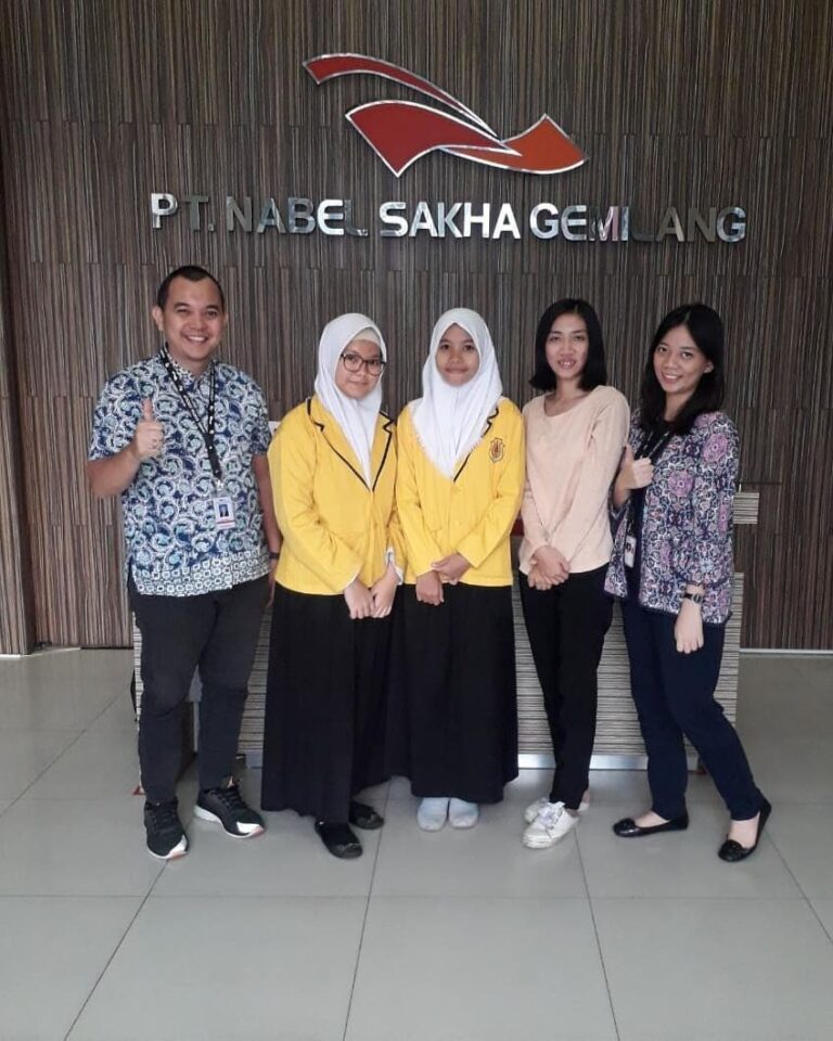 Pengalaman Magang Mahasiswi Sastra China di Perusahaan Distributor