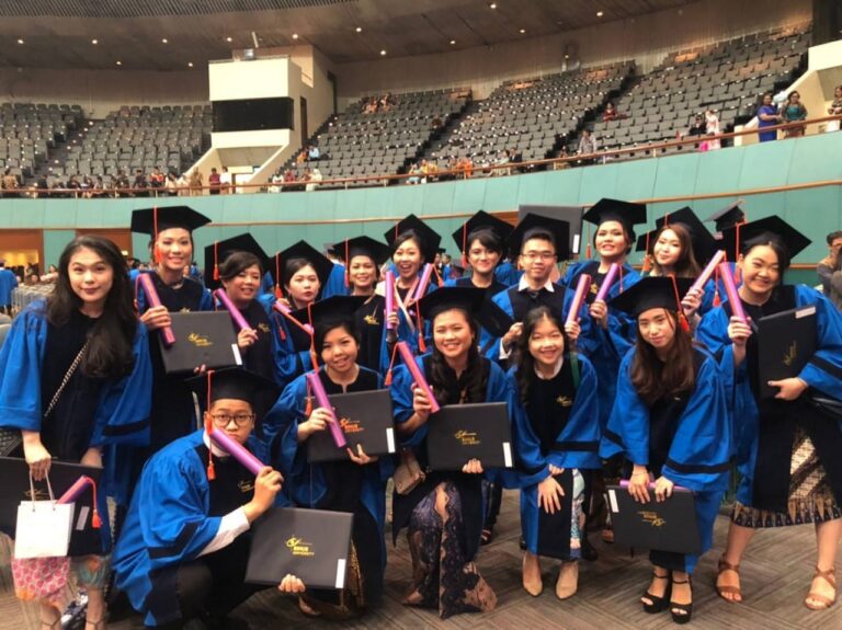 Selamat kepada Binusian Sastra China di Wisuda 61