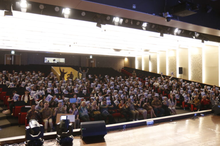 Prestasi Gemilang Mahasiswa Global Business Chinese!